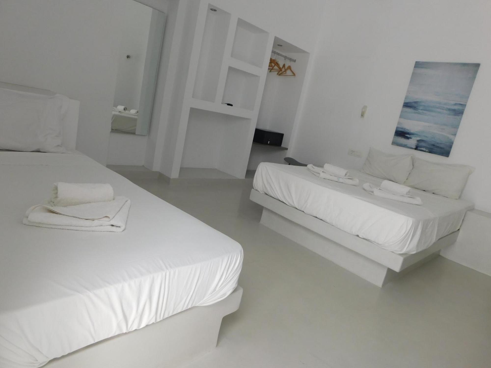 Fira Unique Rooms ภายนอก รูปภาพ