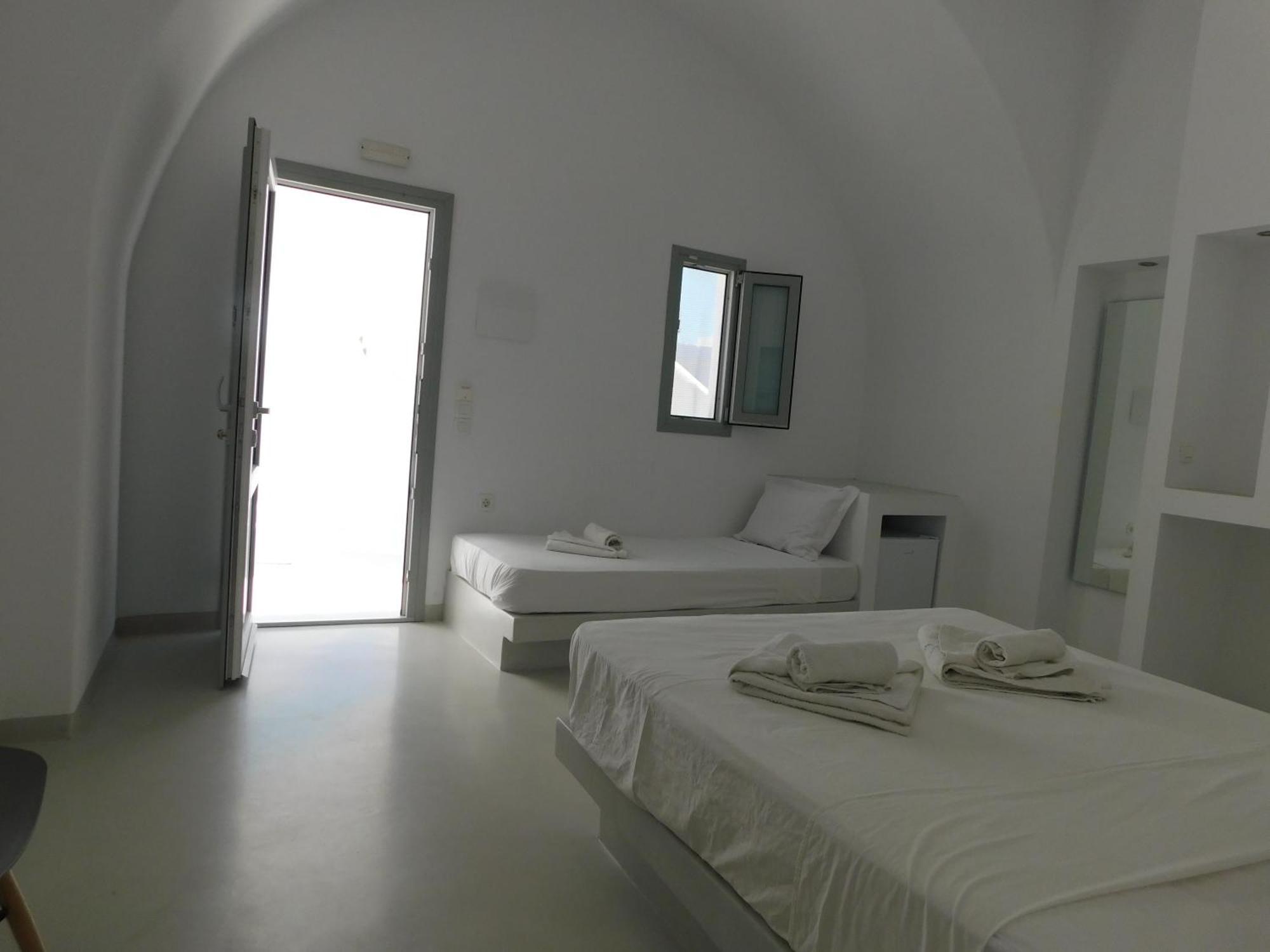 Fira Unique Rooms ภายนอก รูปภาพ